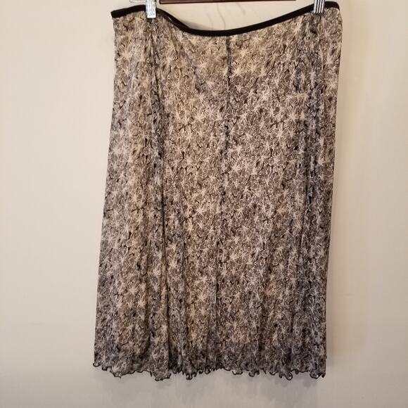 Black & White Stretch Layered Skirt Comfortable Floral Skirt Women's Size L - Picture 1 of 7